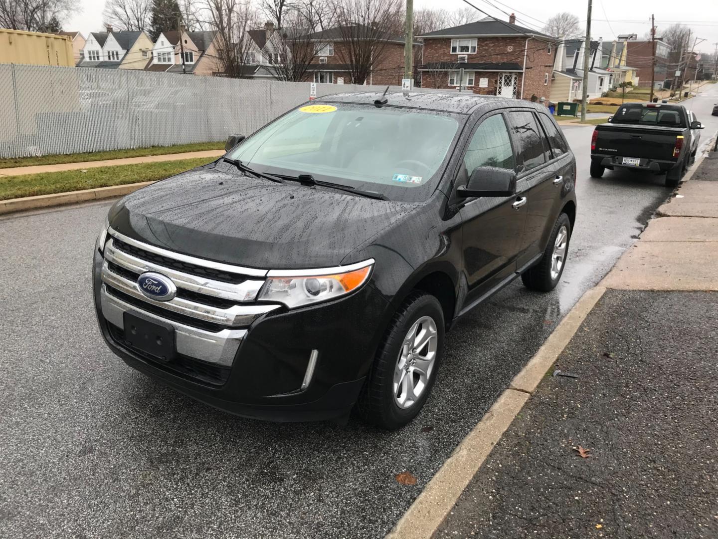 2011 Black /Cream Ford Edge SEL (2FMDK3JCXBB) with an 3.5 V6 engine, Automatic transmission, located at 577 Chester Pike, Prospect Park, PA, 19076, (610) 237-1015, 39.886154, -75.302338 - Photo#3